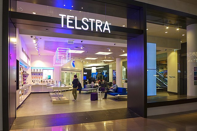 640px-Telstra_in_Chadstone_Mall_2017-1
